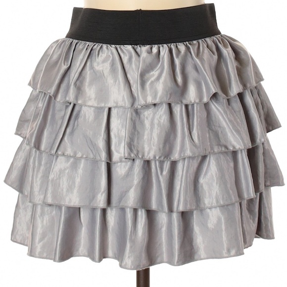 Material Girl Silver Metallic Ruffled Mini Skirt - Picture 5 of 12
